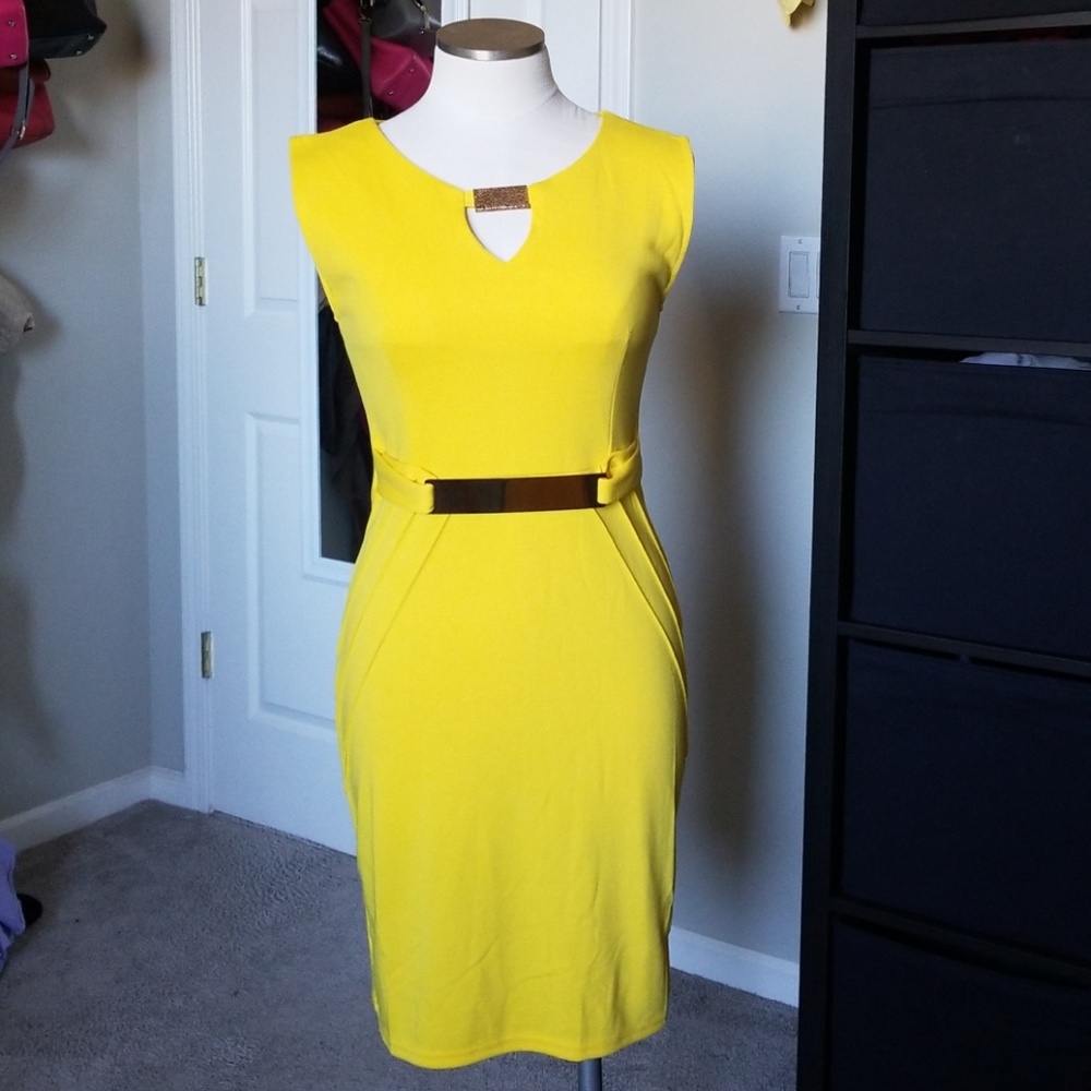 Beautiful & Classy Yellow Fitted Dress Size Small